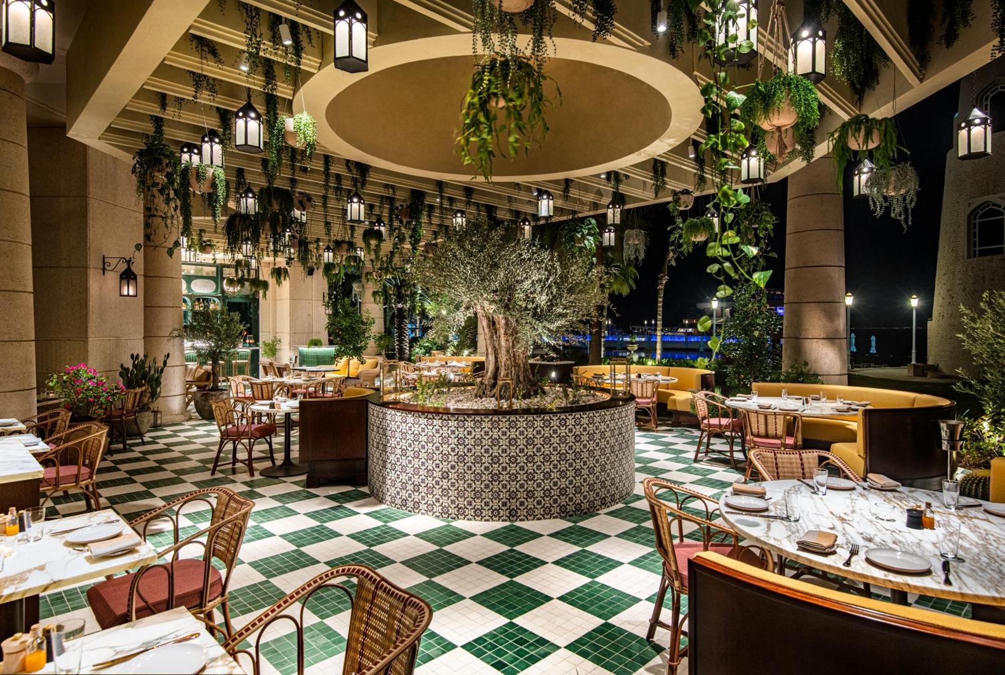 Four Seasons Hotel Doha Exterior foto The restaurant's interior