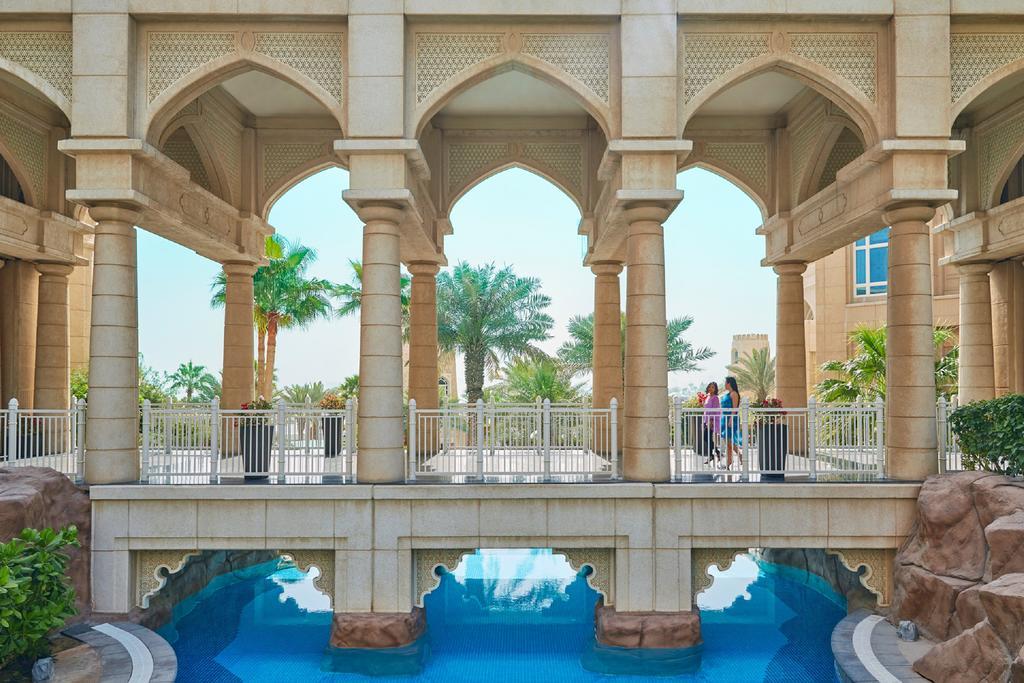 Four Seasons Hotel Doha Exterior foto The Atlantis Aquaventure water park